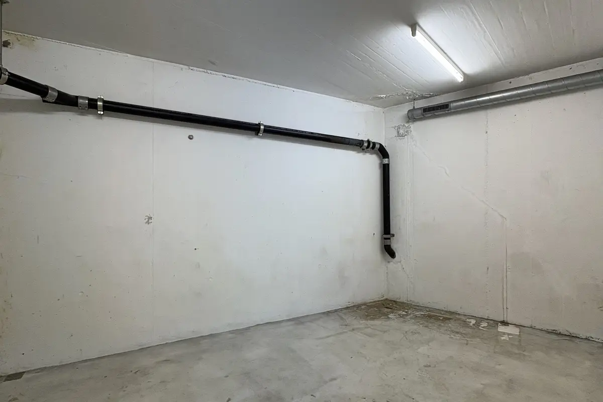 Storage room 15.9m2 Lagerraum Wädenswil - Zugerstrasse 2