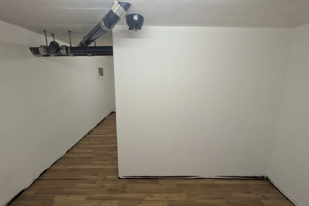 Storage room 30m2 Lagerraum Greifensee - Sandbüelstrasse 46