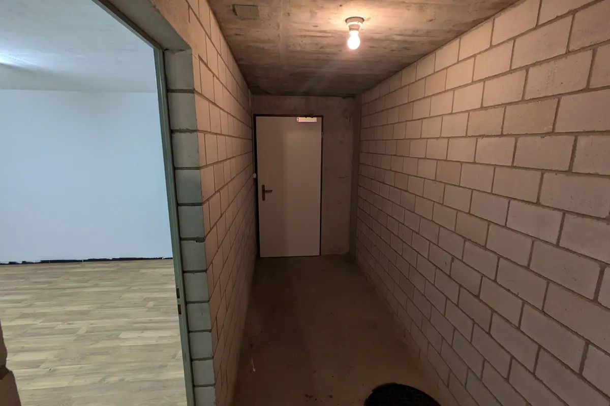 Storage room 30m2 Lagerraum Greifensee - Sandbüelstrasse 46
