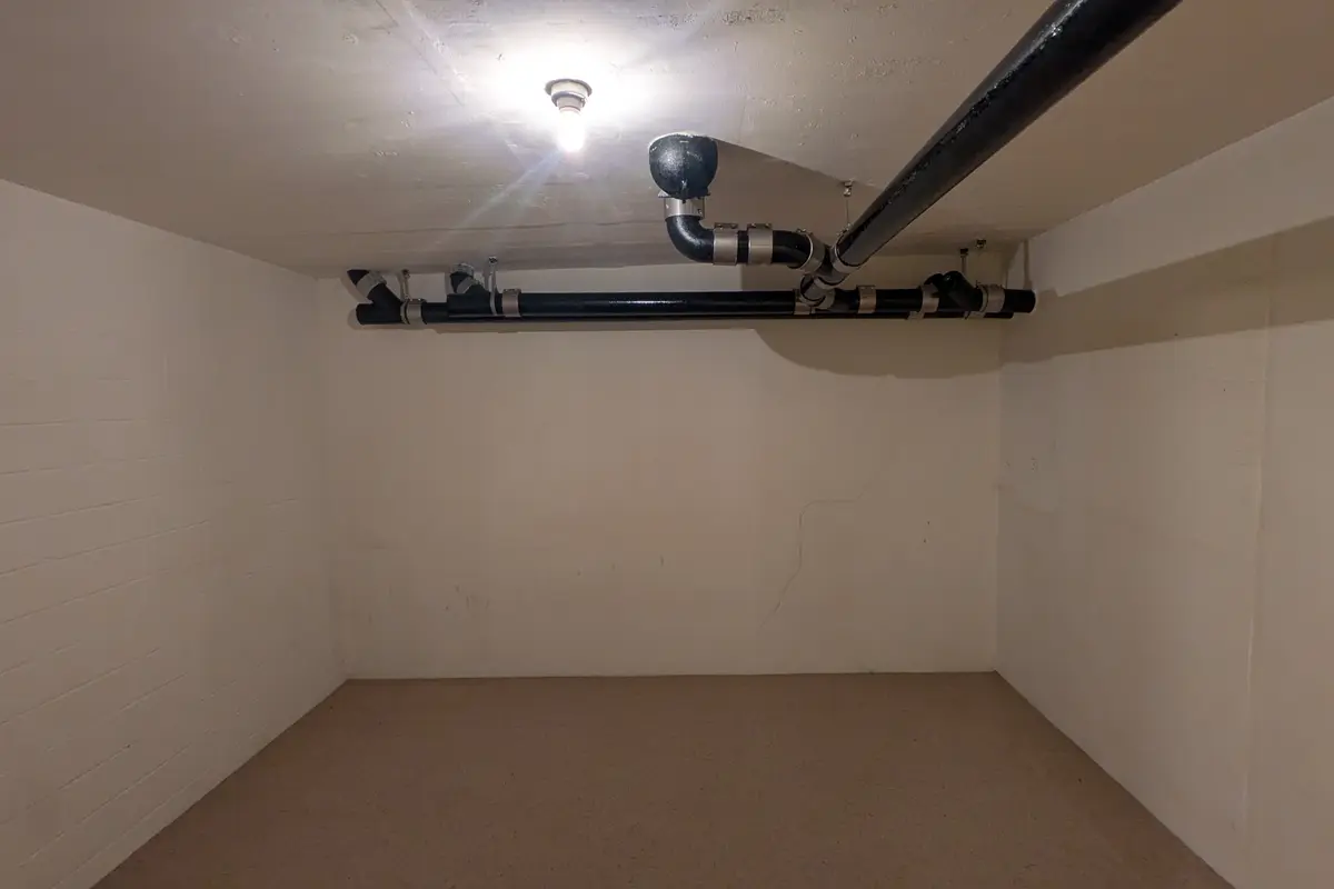 Storage room 24m2 Lagerraum Greifensee - Sandbüelstrasse 46