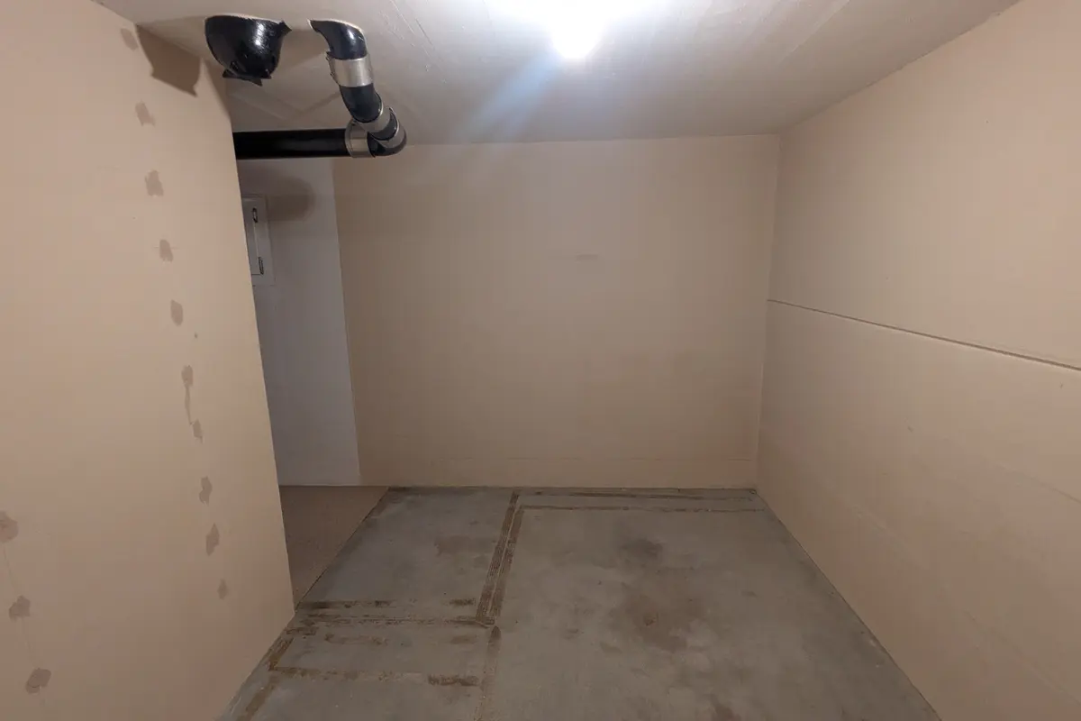 Storage room 24m2 Lagerraum Greifensee - Sandbüelstrasse 46