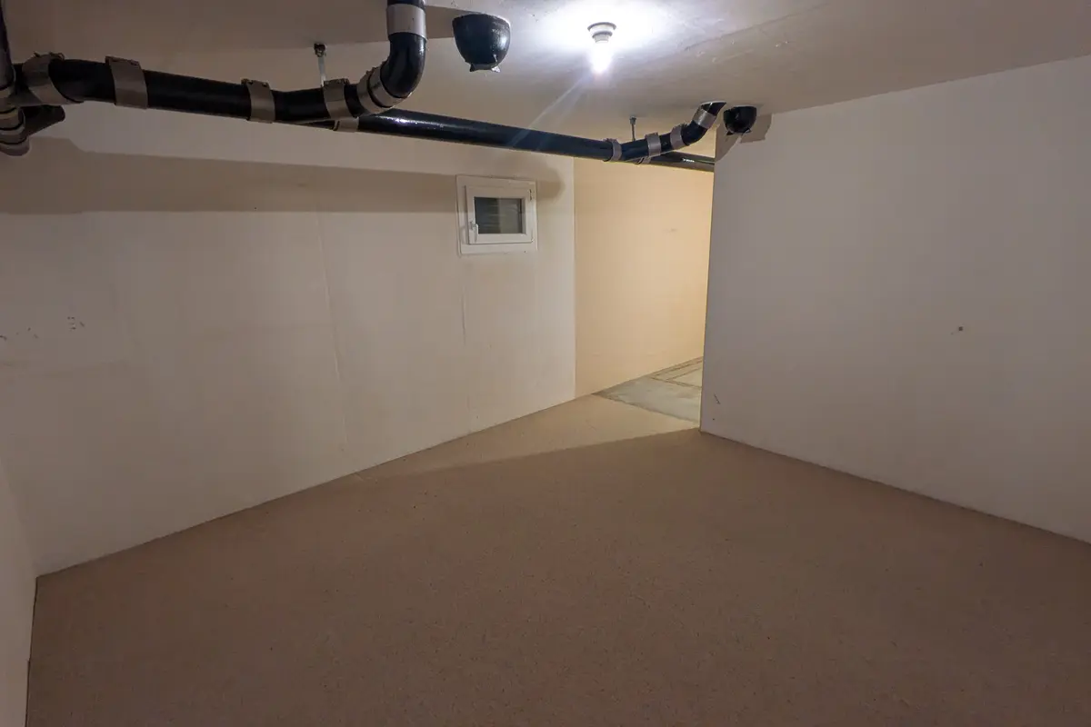 Storage room 24m2 Lagerraum Greifensee - Sandbüelstrasse 46
